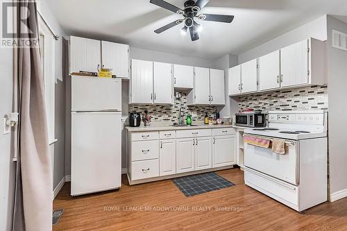 77 Province Street N, Hamilton, ON - Indoor Photo Showing Kitchen