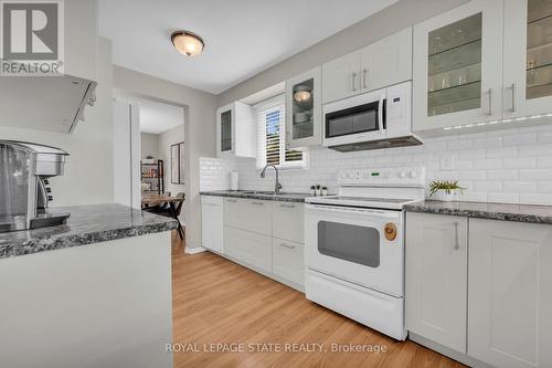 117 Adis Avenue, Hamilton, ON - Indoor Photo Showing Kitchen