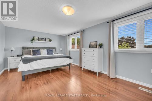 117 Adis Avenue, Hamilton, ON - Indoor Photo Showing Bedroom