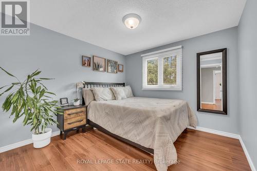 117 Adis Avenue, Hamilton, ON - Indoor Photo Showing Bedroom