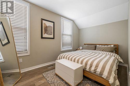 195 Wood Street E, Hamilton, ON - Indoor Photo Showing Bedroom
