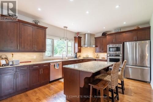 327 Pelham Road, St. Catharines, ON - Indoor Photo Showing Kitchen With Upgraded Kitchen