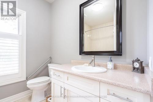 327 Pelham Road, St. Catharines, ON - Indoor Photo Showing Bathroom