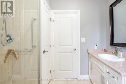 327 Pelham Road, St. Catharines, ON - Indoor Photo Showing Bathroom