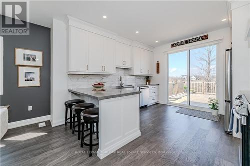 781 South Coast Drive, Haldimand, ON - Indoor Photo Showing Kitchen