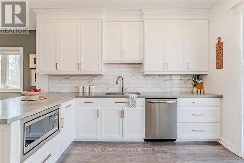 781 South Coast Drive, Haldimand, ON - Indoor Photo Showing Kitchen