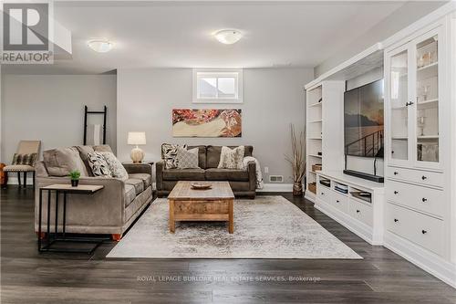 781 South Coast Drive, Haldimand, ON - Indoor Photo Showing Living Room