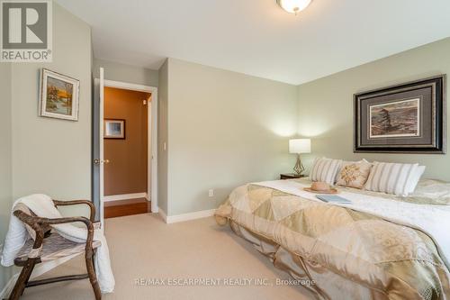 5 Maryheather Crescent, Hamilton, ON - Indoor Photo Showing Bedroom