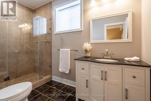 5 Maryheather Crescent, Hamilton, ON - Indoor Photo Showing Bathroom