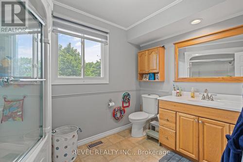 5 Elderwood Drive, St. Catharines, ON - Indoor Photo Showing Bathroom