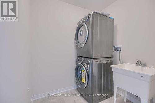 228 Newman Drive, Cambridge, ON - Indoor Photo Showing Laundry Room