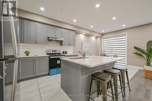 60 Spinland Street, Caledon, ON - Indoor Photo Showing Kitchen With Stainless Steel Kitchen With Upgraded Kitchen