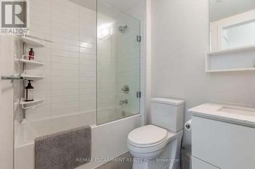 512 - 340 Plains Road E, Burlington, ON - Indoor Photo Showing Bathroom