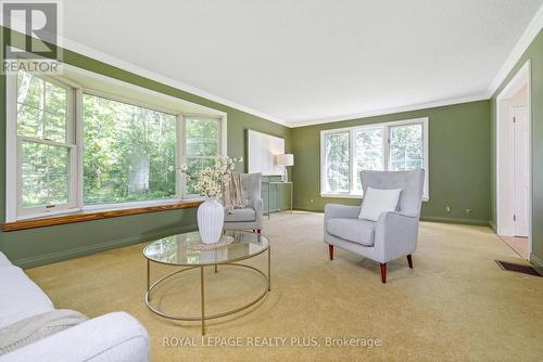 12284 Eighth Line, Halton Hills, ON - Indoor Photo Showing Living Room