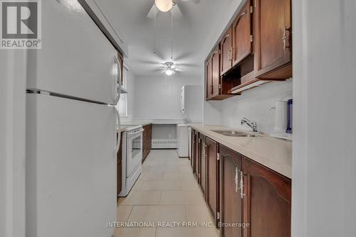 805 - 1615 Bloor Street, Mississauga, ON - Indoor Photo Showing Kitchen With Double Sink