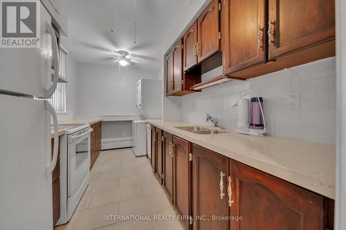 805 - 1615 Bloor Street, Mississauga, ON - Indoor Photo Showing Kitchen With Double Sink