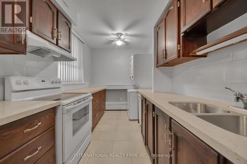 805 - 1615 Bloor Street, Mississauga, ON - Indoor Photo Showing Kitchen With Double Sink