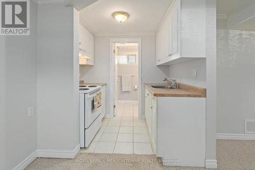 2 Raylawn Crescent, Halton Hills, ON - Indoor Photo Showing Kitchen