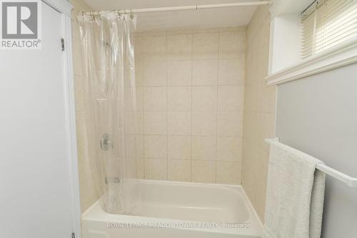 2 Raylawn Crescent, Halton Hills, ON - Indoor Photo Showing Bathroom