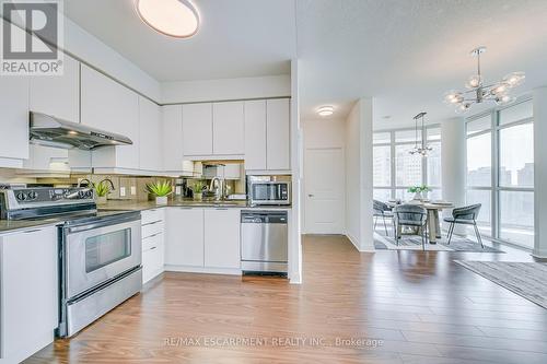 1506 - 70 Absolute Avenue, Mississauga, ON - Indoor Photo Showing Kitchen