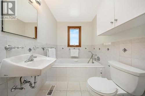 71 Bronte Street S, Milton, ON - Indoor Photo Showing Bathroom