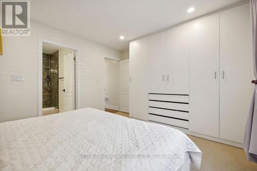 208 Glen Oak Drive, Oakville, ON - Indoor Photo Showing Bedroom