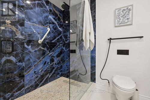 208 Glen Oak Drive, Oakville, ON - Indoor Photo Showing Bathroom