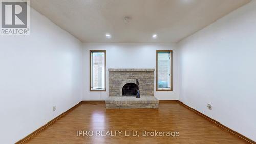 32 Dafoe Crescent, Brampton, ON - Indoor