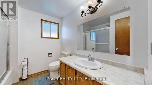 32 Dafoe Crescent, Brampton, ON - Indoor Photo Showing Bathroom