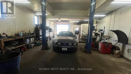 13393 Hurontario Street, Caledon (Inglewood), ON - Indoor Photo Showing Garage