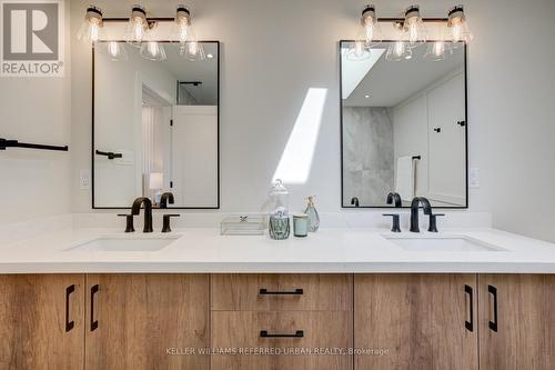 62 Ash Crescent, Toronto, ON - Indoor Photo Showing Bathroom