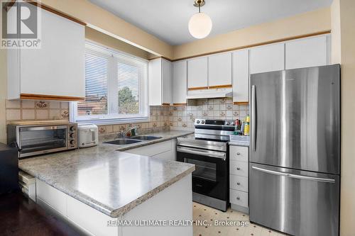 4179 Dursley Crescent, Mississauga, ON - Indoor Photo Showing Kitchen With Double Sink