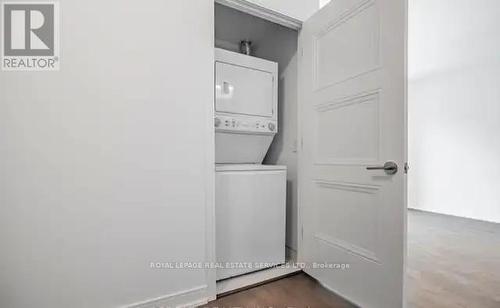 605 - 25 Neighbourhood Lane, Toronto, ON - Indoor Photo Showing Laundry Room