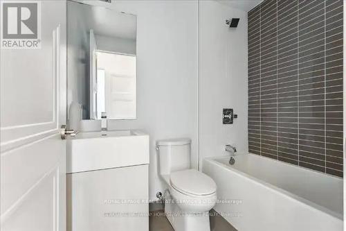 605 - 25 Neighbourhood Lane, Toronto, ON - Indoor Photo Showing Bathroom