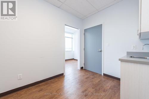 218 - 3075 Hospital Gate, Oakville, ON 