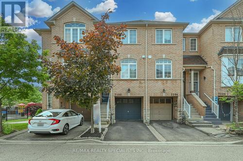 7102 Chatham Court, Mississauga, ON - Outdoor With Facade