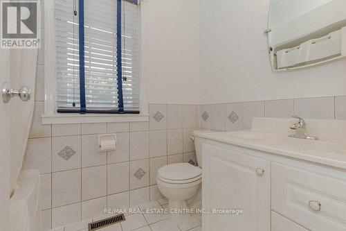 25 Nimrod Crescent, Brampton, ON - Indoor Photo Showing Bathroom