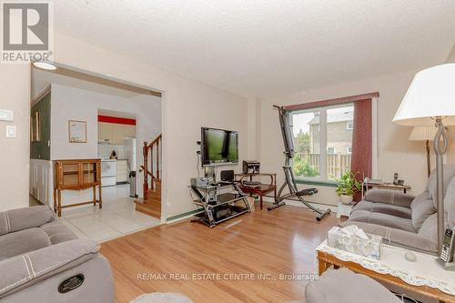 25 Nimrod Crescent, Brampton, ON - Indoor Photo Showing Living Room