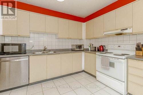 25 Nimrod Crescent, Brampton, ON - Indoor Photo Showing Kitchen With Double Sink