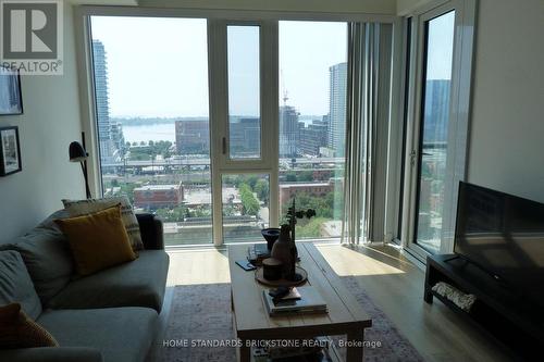 2109 - 158 Front Street E, Toronto, ON - Indoor Photo Showing Living Room