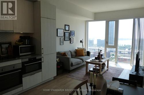 2109 - 158 Front Street E, Toronto, ON - Indoor Photo Showing Living Room