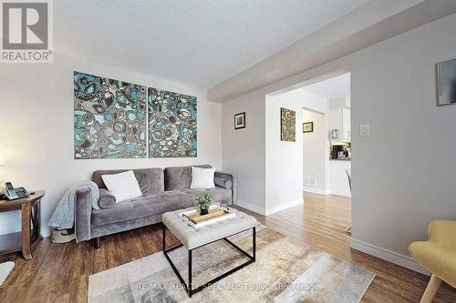 65 Clayton Crescent, Clarington, ON - Indoor Photo Showing Living Room