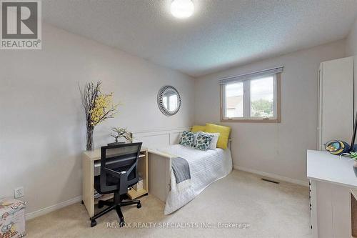 65 Clayton Crescent, Clarington, ON - Indoor Photo Showing Bedroom