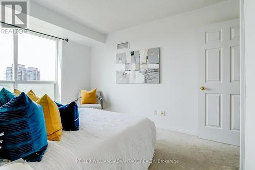 620 - 51 Baffin Court, Richmond Hill, ON - Indoor Photo Showing Bedroom