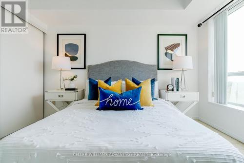 620 - 51 Baffin Court, Richmond Hill, ON - Indoor Photo Showing Bedroom