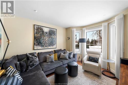 373 Lavoie, Dieppe, NB - Indoor Photo Showing Living Room