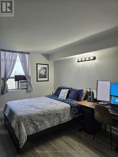 708 - 45 Sunrise Avenue, Toronto, ON - Indoor Photo Showing Bedroom