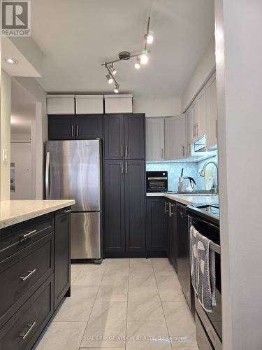 708 - 45 Sunrise Avenue, Toronto, ON - Indoor Photo Showing Kitchen