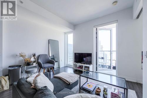 4709 - 251 Jarvis Street, Toronto, ON - Indoor Photo Showing Living Room