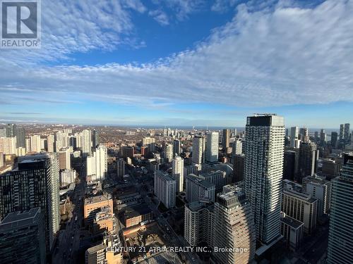 5112 - 11 Wellesley Street W, Toronto, ON - Outdoor With View